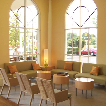 Отель La Quinta By Wyndham Sarasota Downtown Экстерьер фото