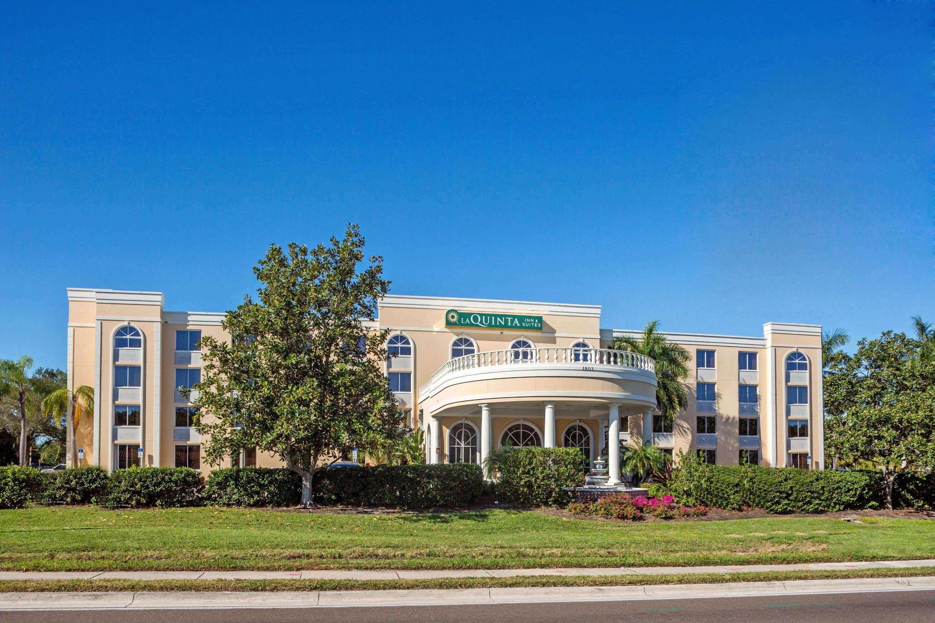 Отель La Quinta By Wyndham Sarasota Downtown Экстерьер фото