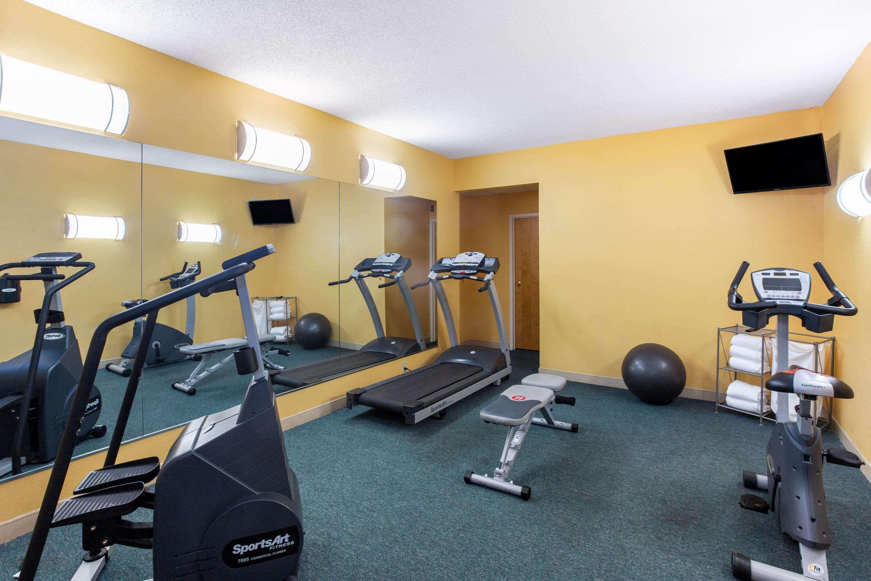 Отель La Quinta By Wyndham Sarasota Downtown Экстерьер фото