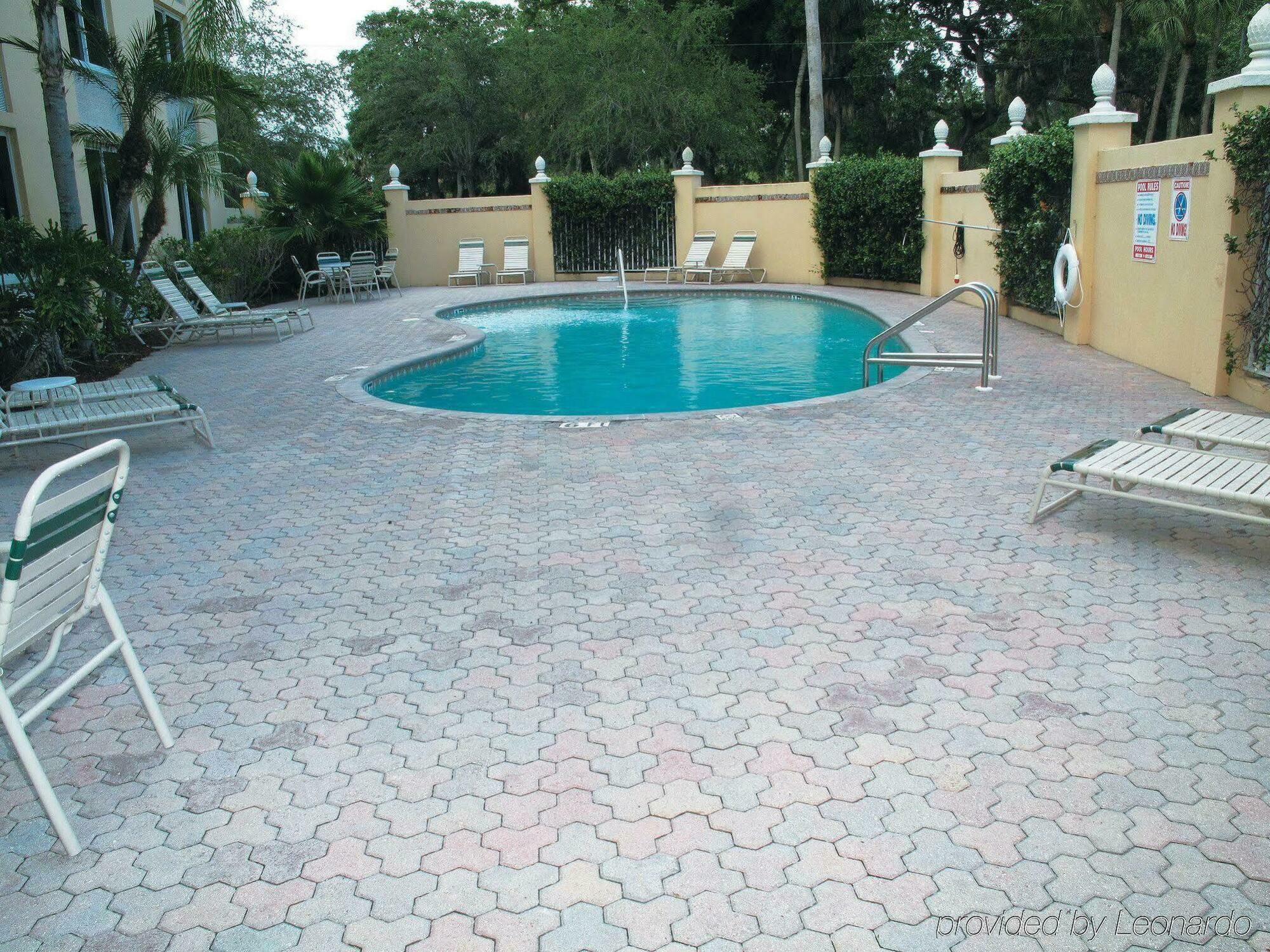 Отель La Quinta By Wyndham Sarasota Downtown Экстерьер фото